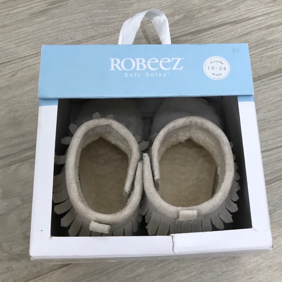 NEW - Robeez Cozy Ankle Suede Moccasin 18-24mo, Grey - Picture 2 of 8